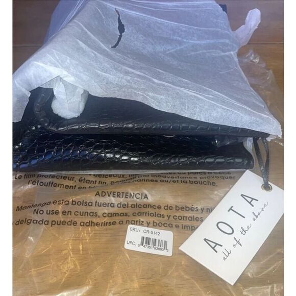 AOTA Black Vegan Leather Croc Embossed Elena Top Handle/Crossbody Bucket Bag - Picture 5 of 5